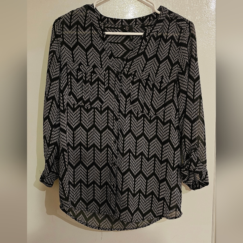 Maurices xs, black and white blouse